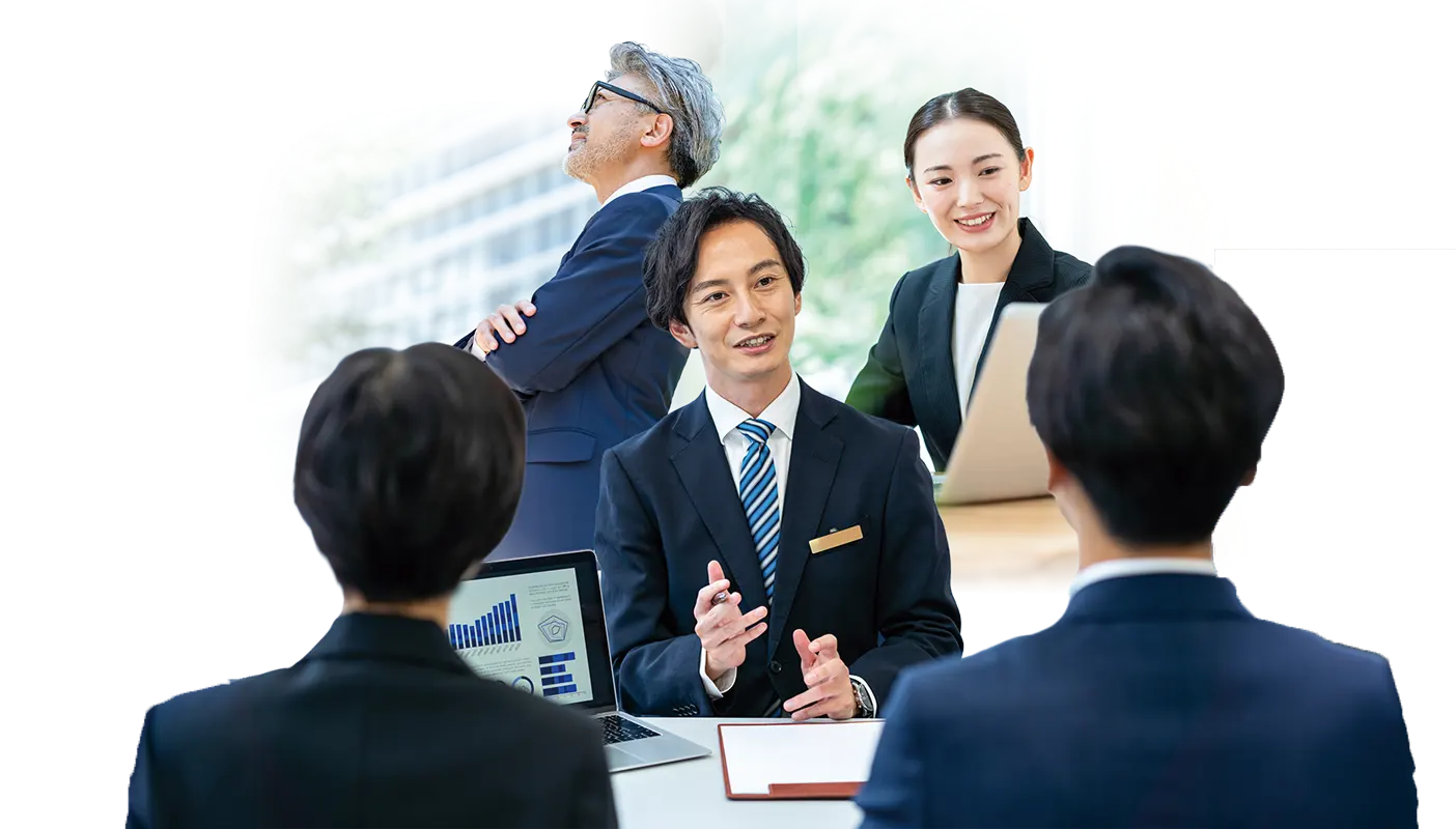 ビジネスミーティングを行う人々